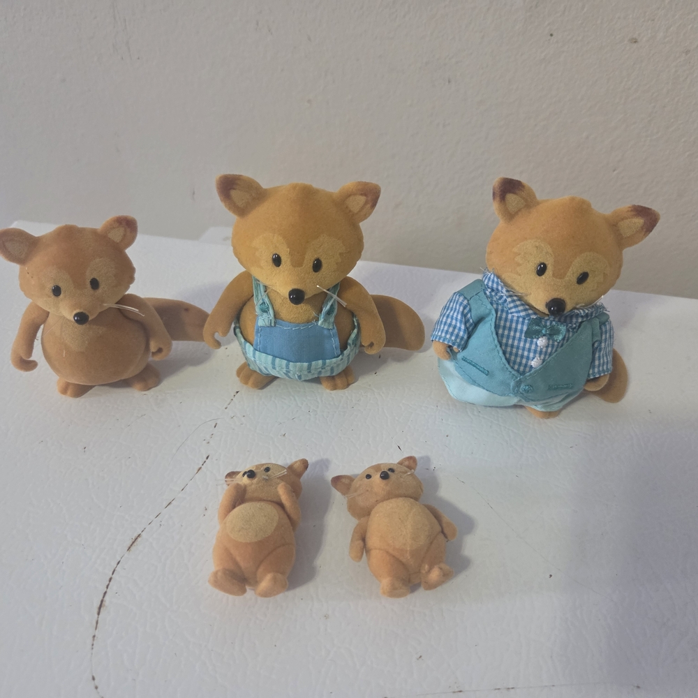 Li'l Woodzeez Tippytail Fox Family set Of 5